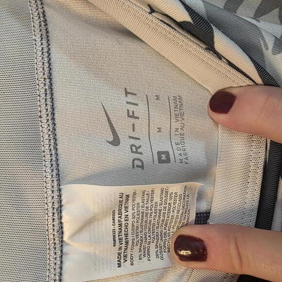 Nike Dri-FIT Women's Running Leggings in Medium - Picture 3 of 7